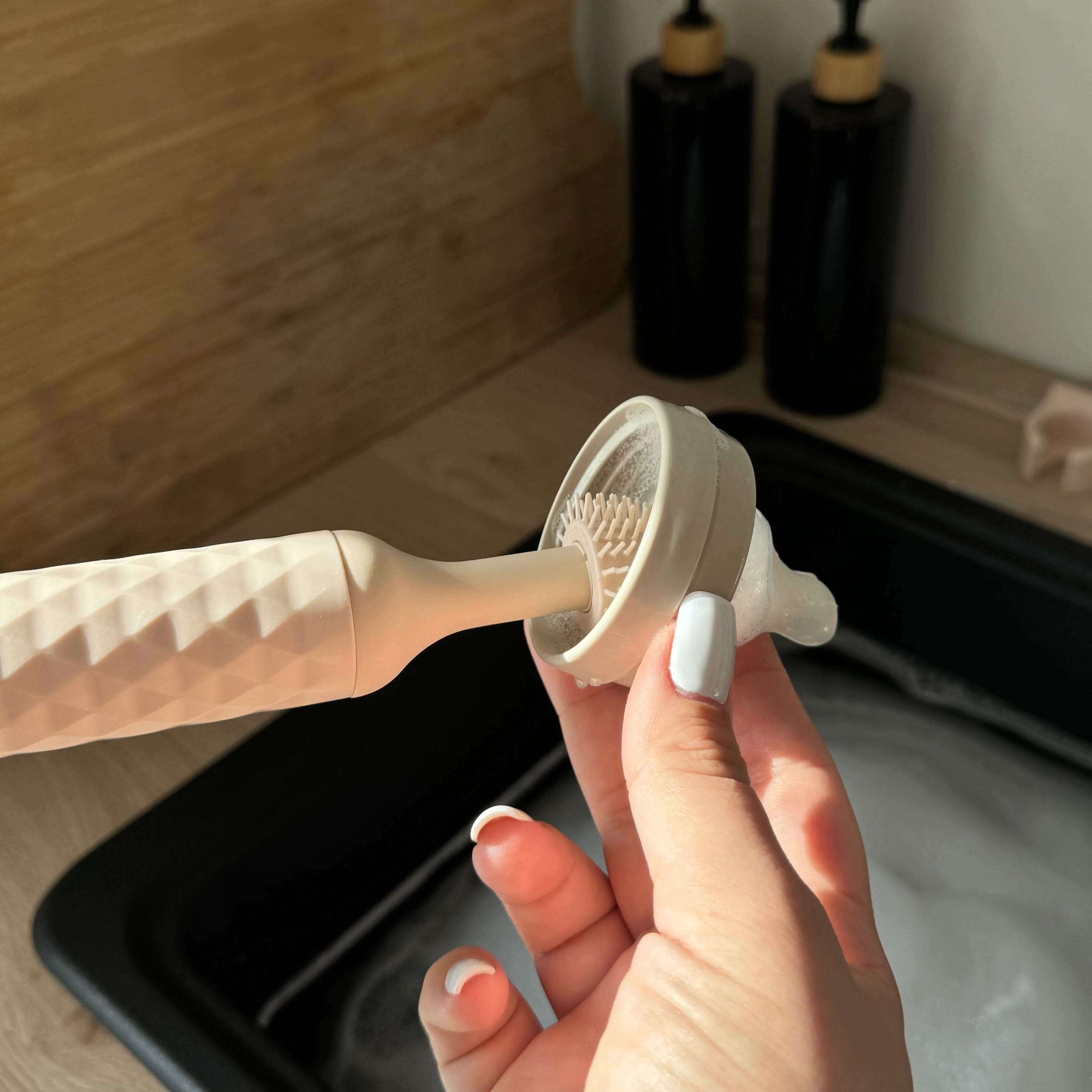 Elektrische Fläschchenbürste