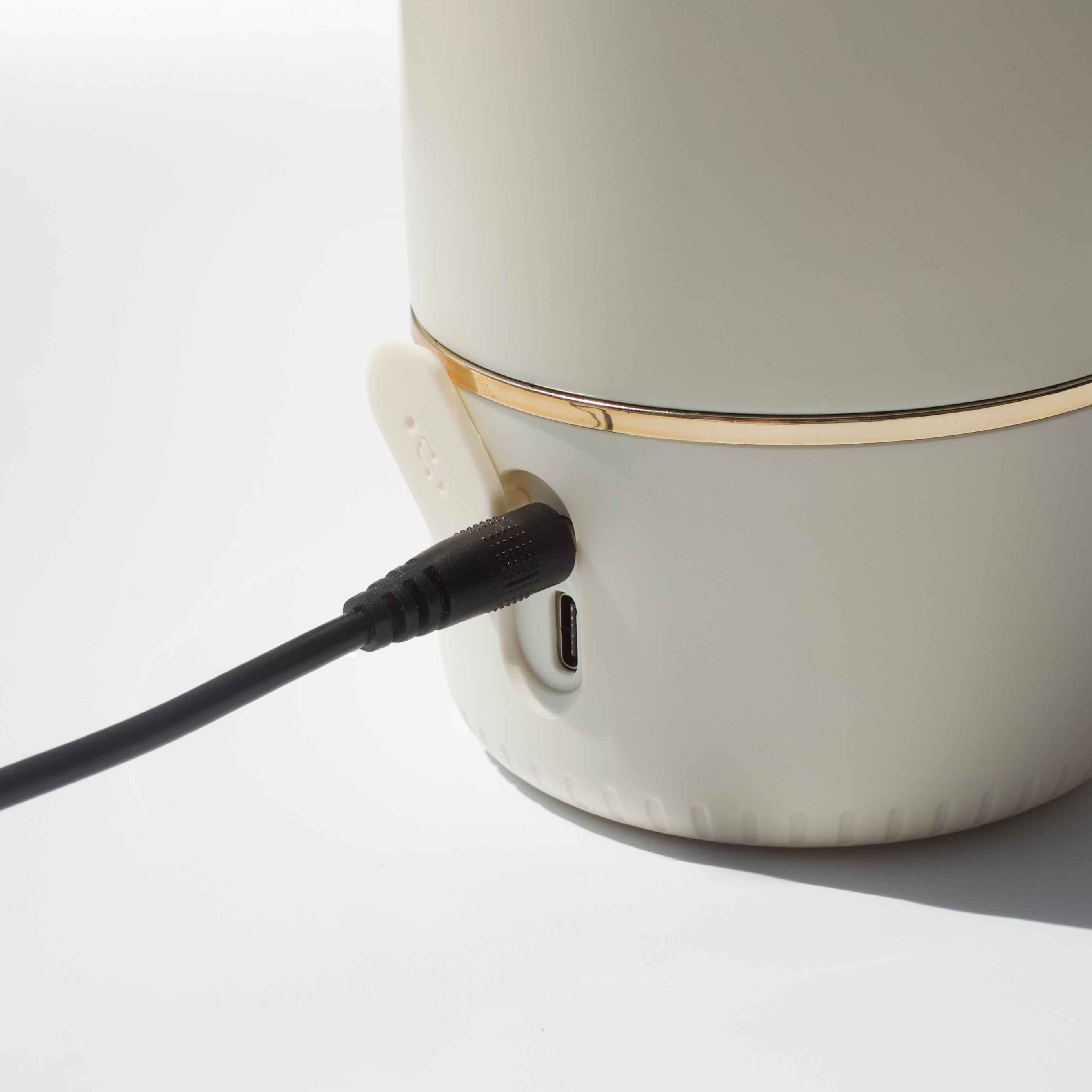 Tragbarer Fläschchenwärmer + Milchpulverbox (weiß) + Schnell-Ladegerät